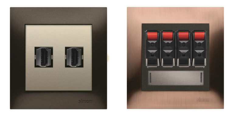 Gniazda multimedialne HDMI (po lewej) oraz głośnikowe (po prawej)