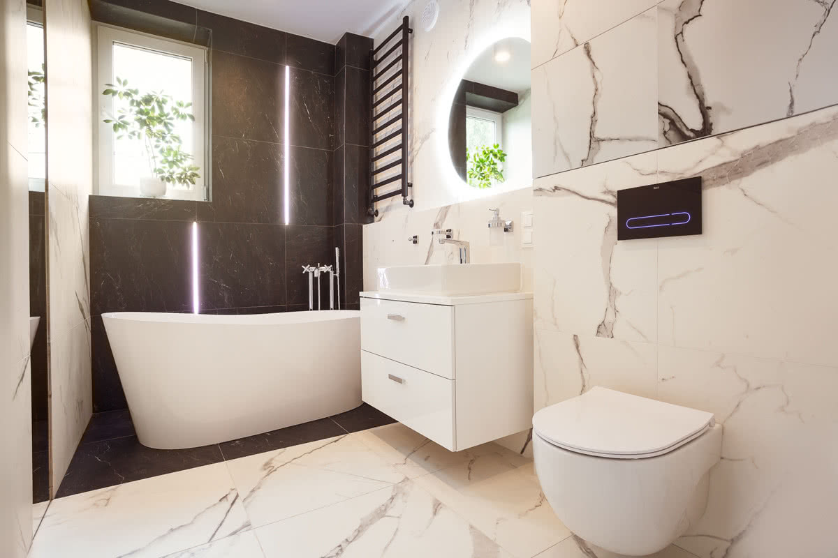 Łazienka wyposażona w wannę Maui Round Stonex® Łazienka wyposażona w wannę Maui Round Stonex®